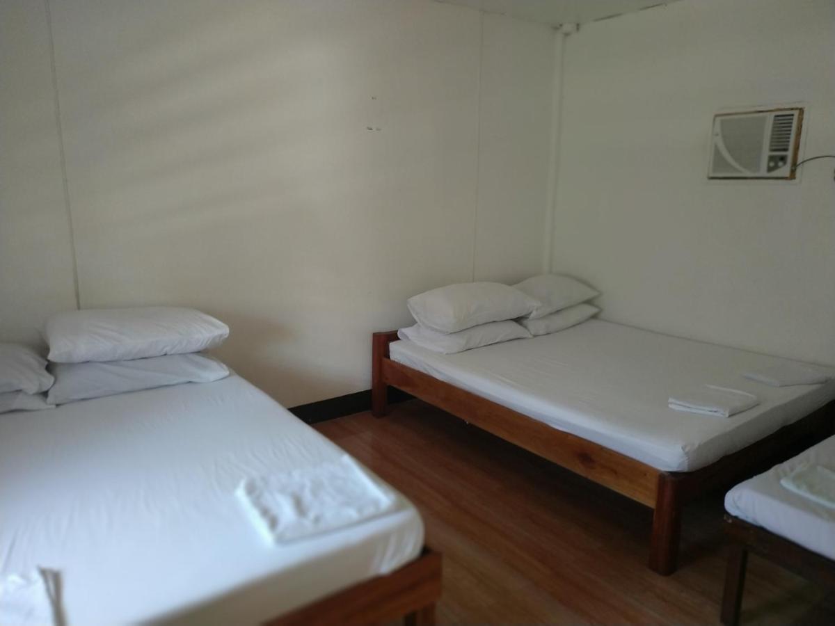 Emoks Guest House Moalboal Buitenkant foto