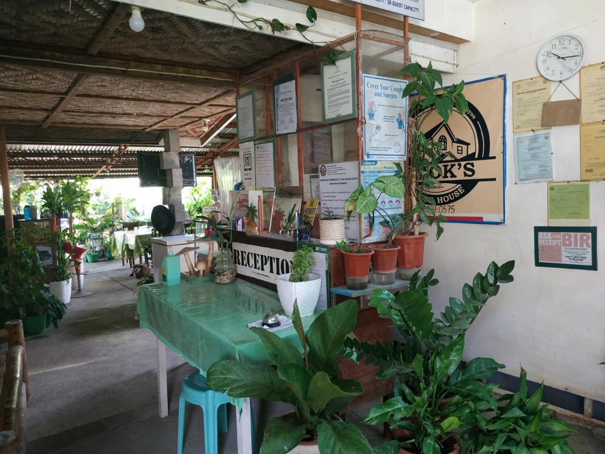 Emoks Guest House Moalboal Buitenkant foto