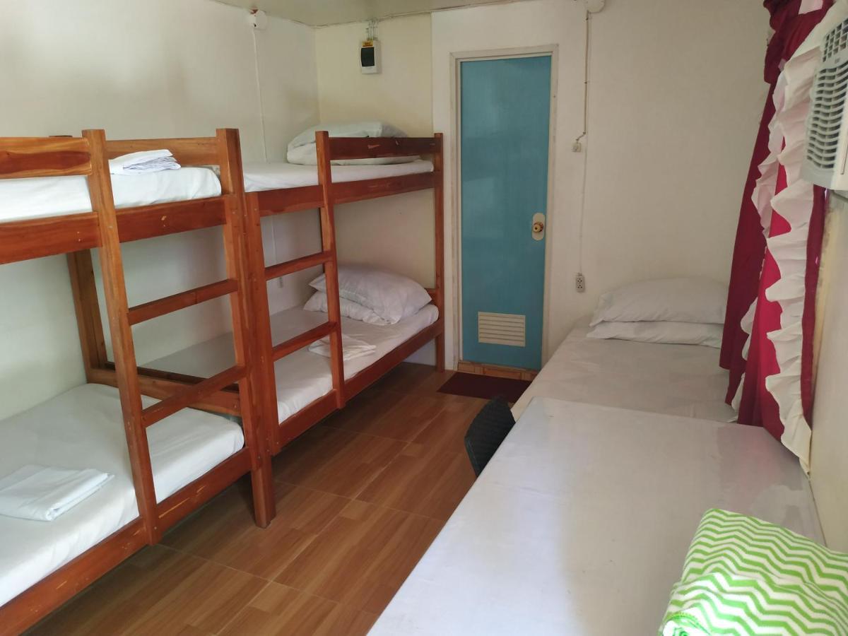 Emoks Guest House Moalboal Buitenkant foto