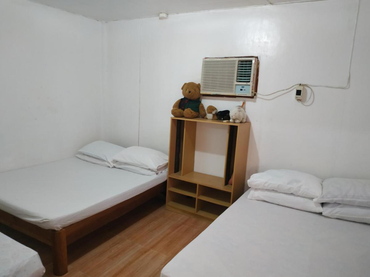 Emoks Guest House Moalboal Buitenkant foto