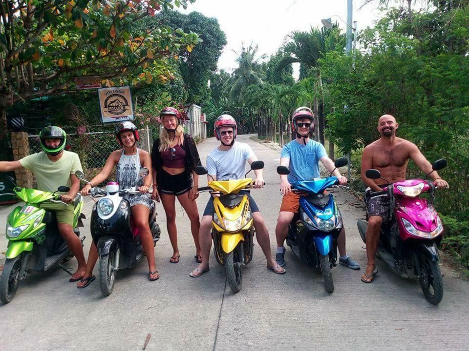 Emoks Guest House Moalboal Buitenkant foto